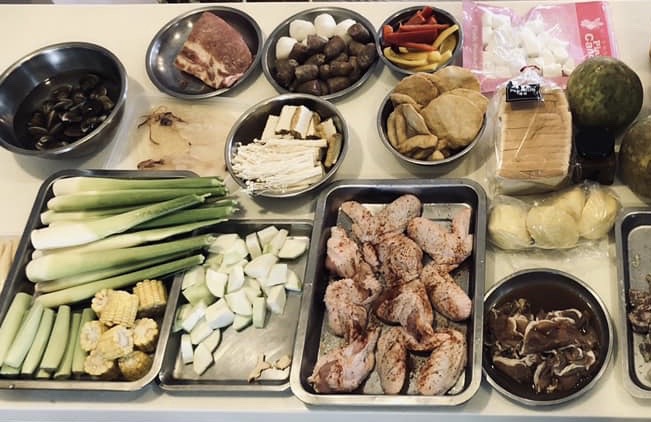 營養師提醒，中秋烤肉可多加蔬菜水果，增加維生素C攝影，抵抗自由基。 圖：Nicole Lin 攝影