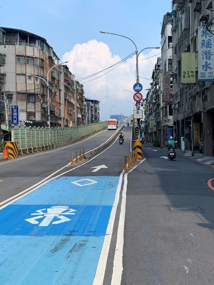 新北端禁行自行車牌面。 圖：新北市政府交通局／提供