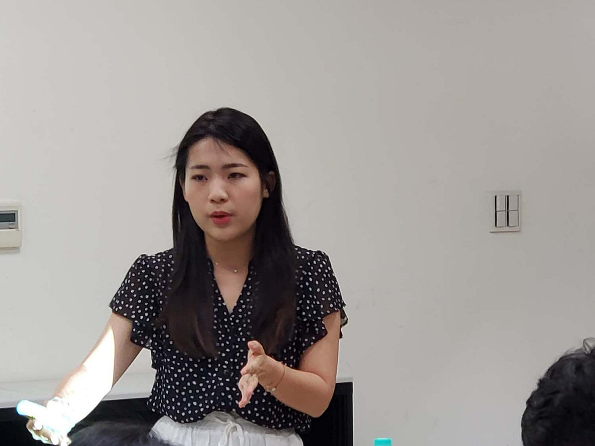 台北市議員徐巧芯近日提議，恢復徵兵制、女生也應該當兵，引起民進黨前立委林靜儀反酸，「她現在就可以報志願役了，幹嘛等別人徵兵妳」。 圖：翻攝自徐巧芯臉書