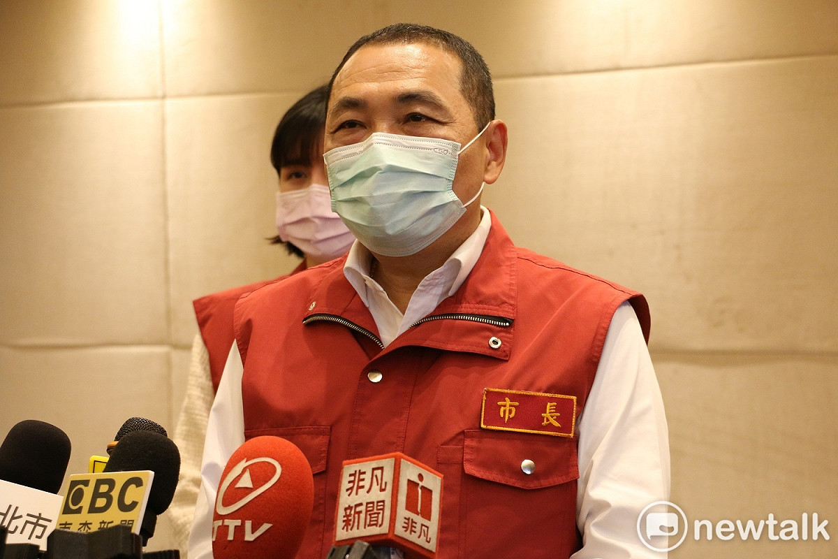 侯友宜提醒，中秋連假各地人潮多，民眾務必做好防疫作為。 圖：林昀真/攝（資料照片）