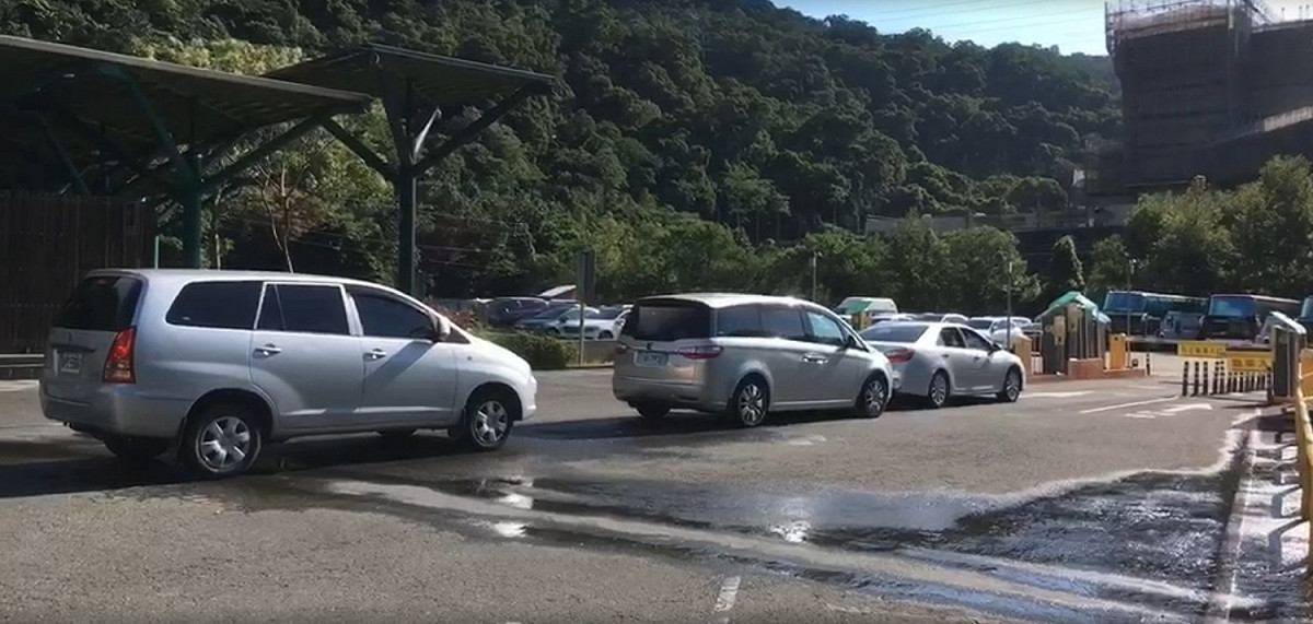 宜蘭五峰旗一早就進行車輛總量管制。