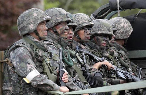 韓國陸軍部隊發生大規模群聚感染 (示意圖)。 圖 : 翻攝自j.17qq.com