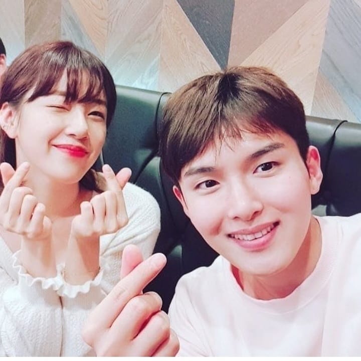Super Junior成員厲旭（圖右）上週認愛小7歲演員Ari（圖左），但關於女方的傳言不斷。 圖：翻攝自mylifesuperjunior IG