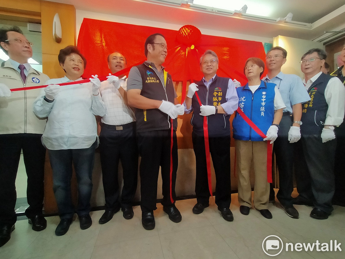 台灣勞工大聯盟總工會會館今天揭牌啟用。 圖：唐復年／攝