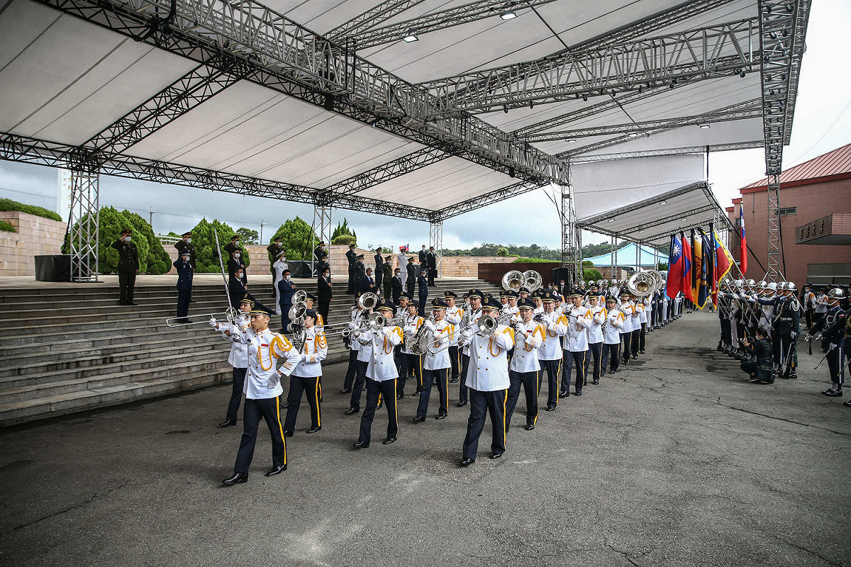 前總統李登輝骨灰罈抵達五指山。 圖/軍聞社提供