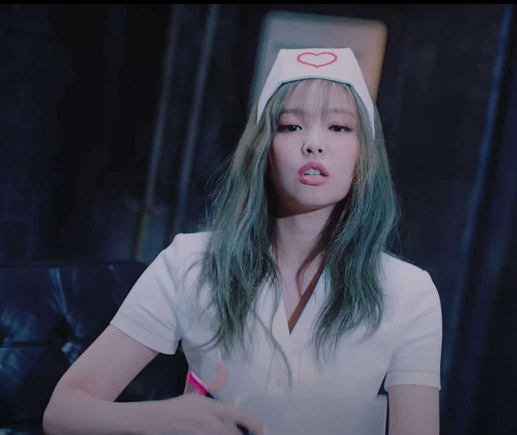 Blackpink成員Jennie在MV中扮演俏護士，卻引起韓國網民不滿。 圖：截圖自YouTube BLACKPINK