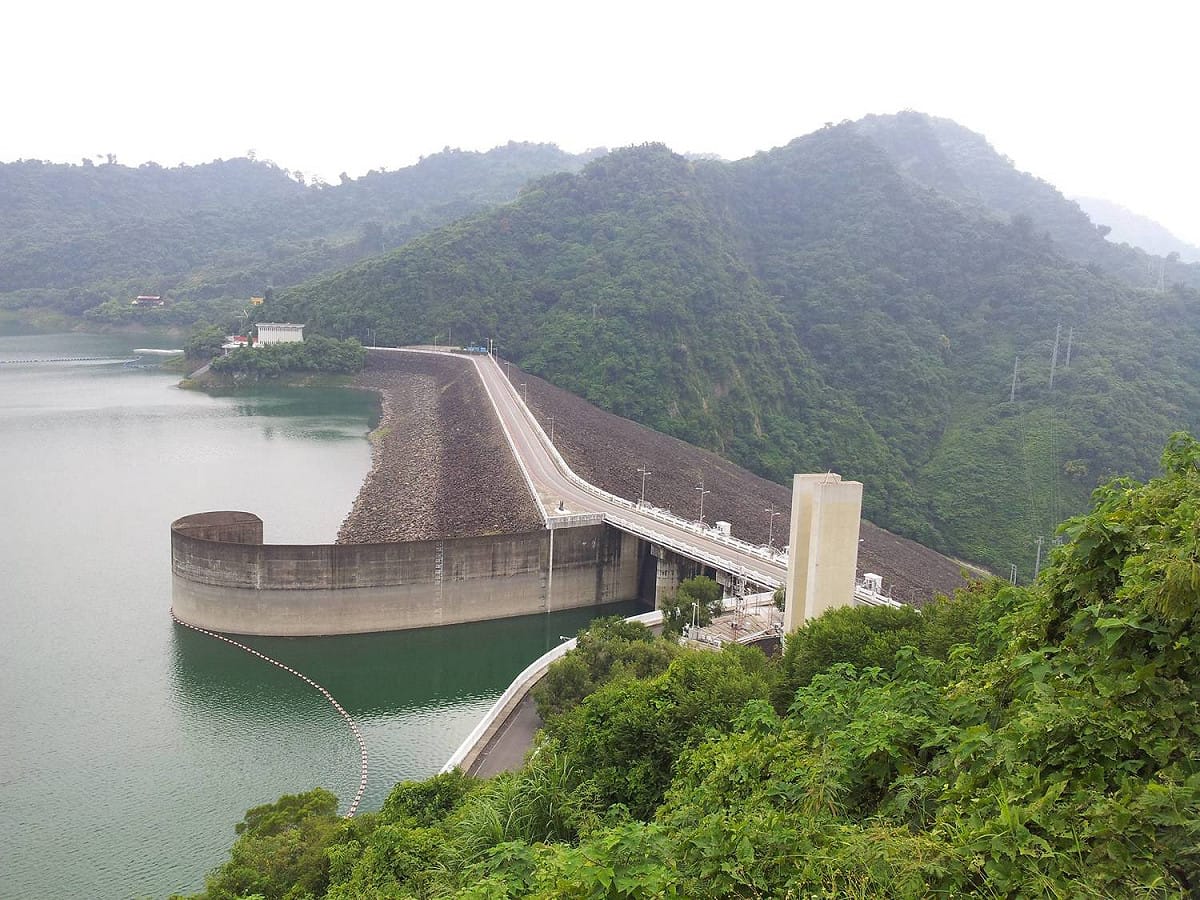 今年桃園至嘉義的水庫6-9月水庫集水區的降雨量更僅有歷史平均值的2-6成（圖為嘉義曾文水庫）。 圖：取自經濟部水利署電子報