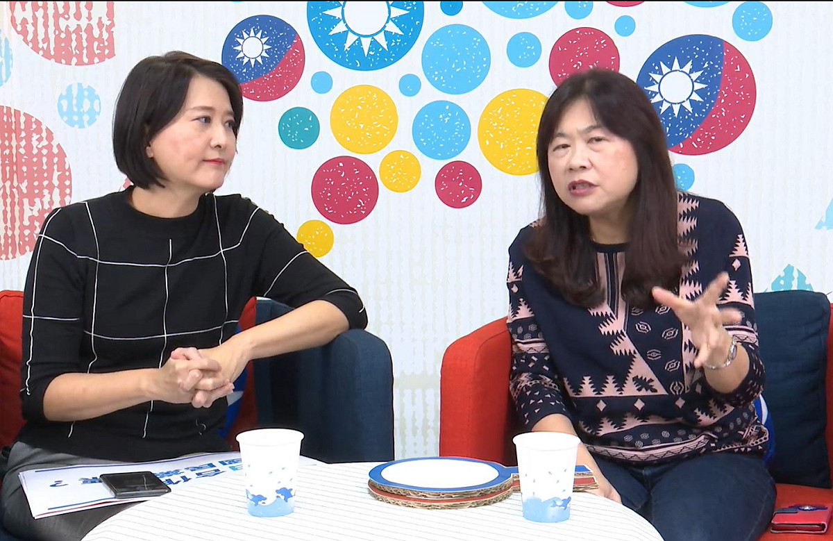 國民黨文傳會副主委王鴻薇與李永萍，分析柯文哲尋求「藍白合」的目的。 圖：擷取自國民黨臉書