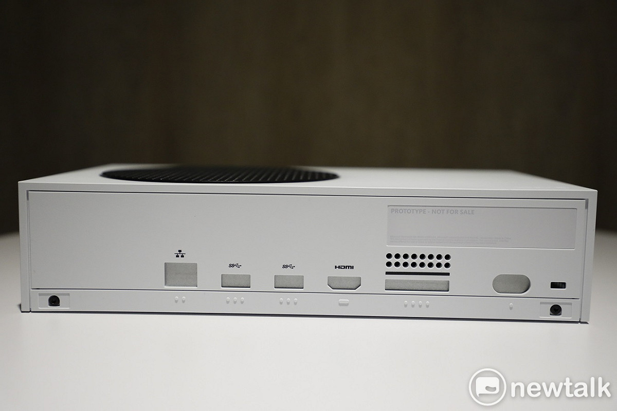 Xbox Series X 輸出端子面展示 圖：蔡幸秀/攝