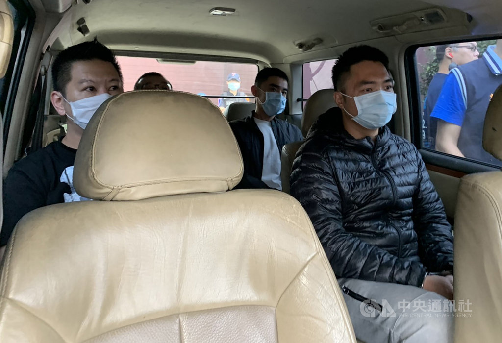知名網紅「館長」陳之漢遭槍擊案，新北地方法院今天凌晨2時許，羈押庭裁定被告施男、許男2人羈押禁見。 圖/中央社