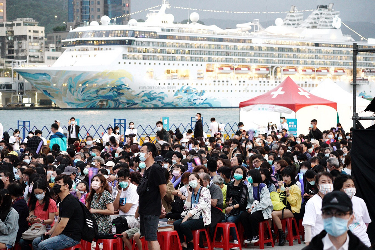 國慶晚會現場湧入7000多人共襄盛舉。 圖：張良一/攝