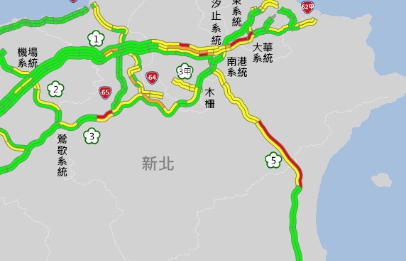 國5北上車速不到40公里，雪隧回堵1公里。 圖：翻攝高公局即時路況