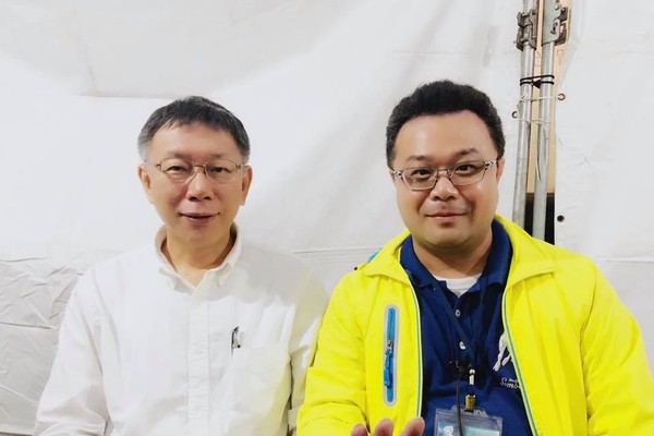 民眾黨呼籲中共，勿藉此更激化兩岸人民的對立，應儘速釋放李孟居（右）。 圖：翻攝李孟居臉書