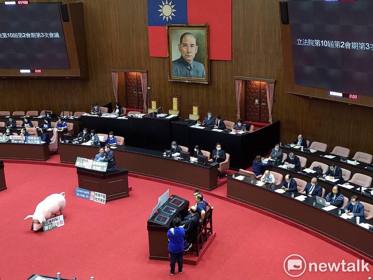 國民黨立法院黨團再度杯葛議事，不讓行政院長蘇貞昌進行施政報告。 圖：黃建豪/攝