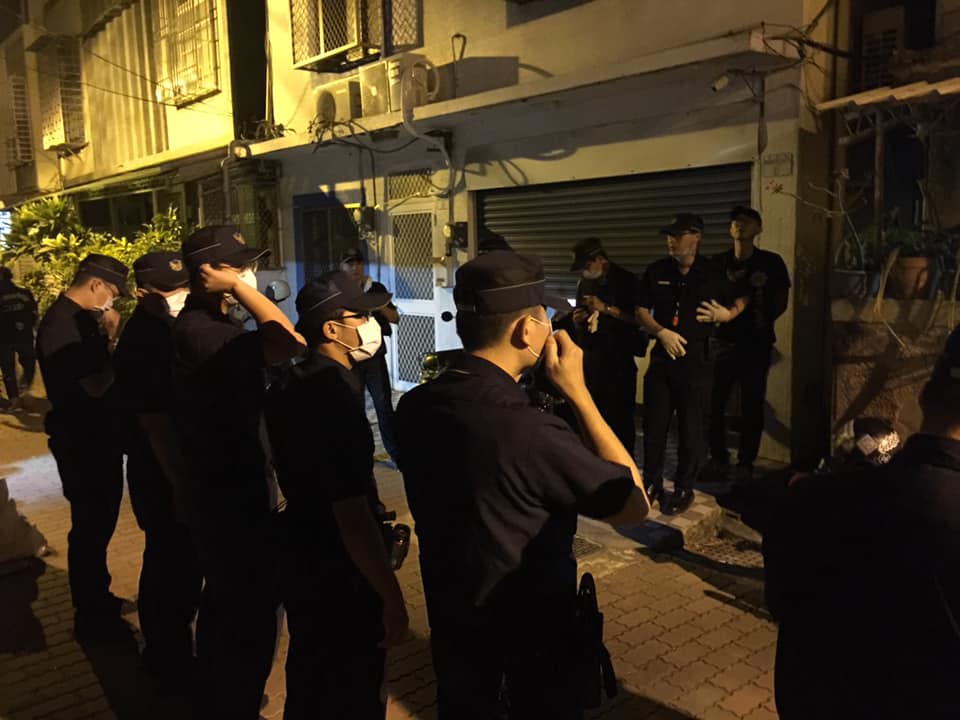 南鐵地下化東移案最後3戶於今（13）天凌晨被突襲強拆，九年抗爭劃下句點，只剩下最後最高行政法院的訴訟救濟。 圖：擷自徐世榮教授臉書