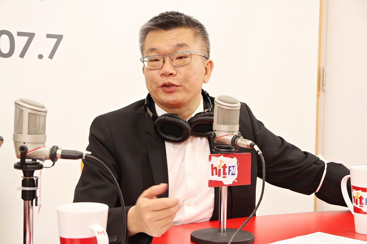 立法院副院長蔡其昌今（14）天接受廣播節目專訪。 圖：「Hit Fm《周玉蔻嗆新聞》製作單位提供