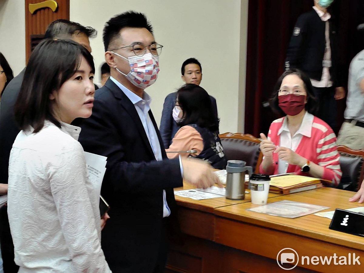 國民黨主席江啟臣坐鎮，以先召開公聽會再審查的訴求，成功擋下農委會農防字第1011473960號公告在經濟委員會的闖關。 圖：黃建豪/攝
