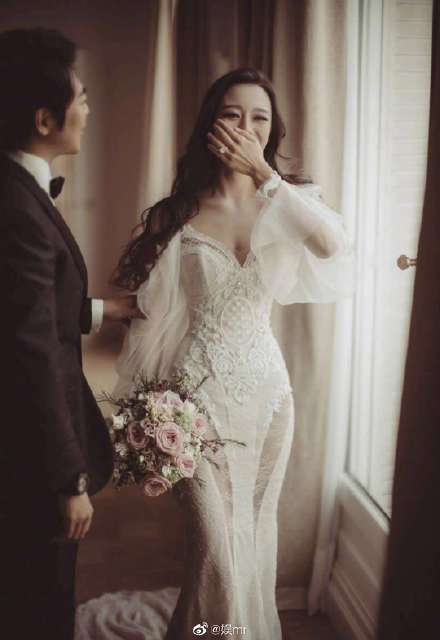 吉娜與朗朗結婚照。 圖：翻攝自娛mr微博