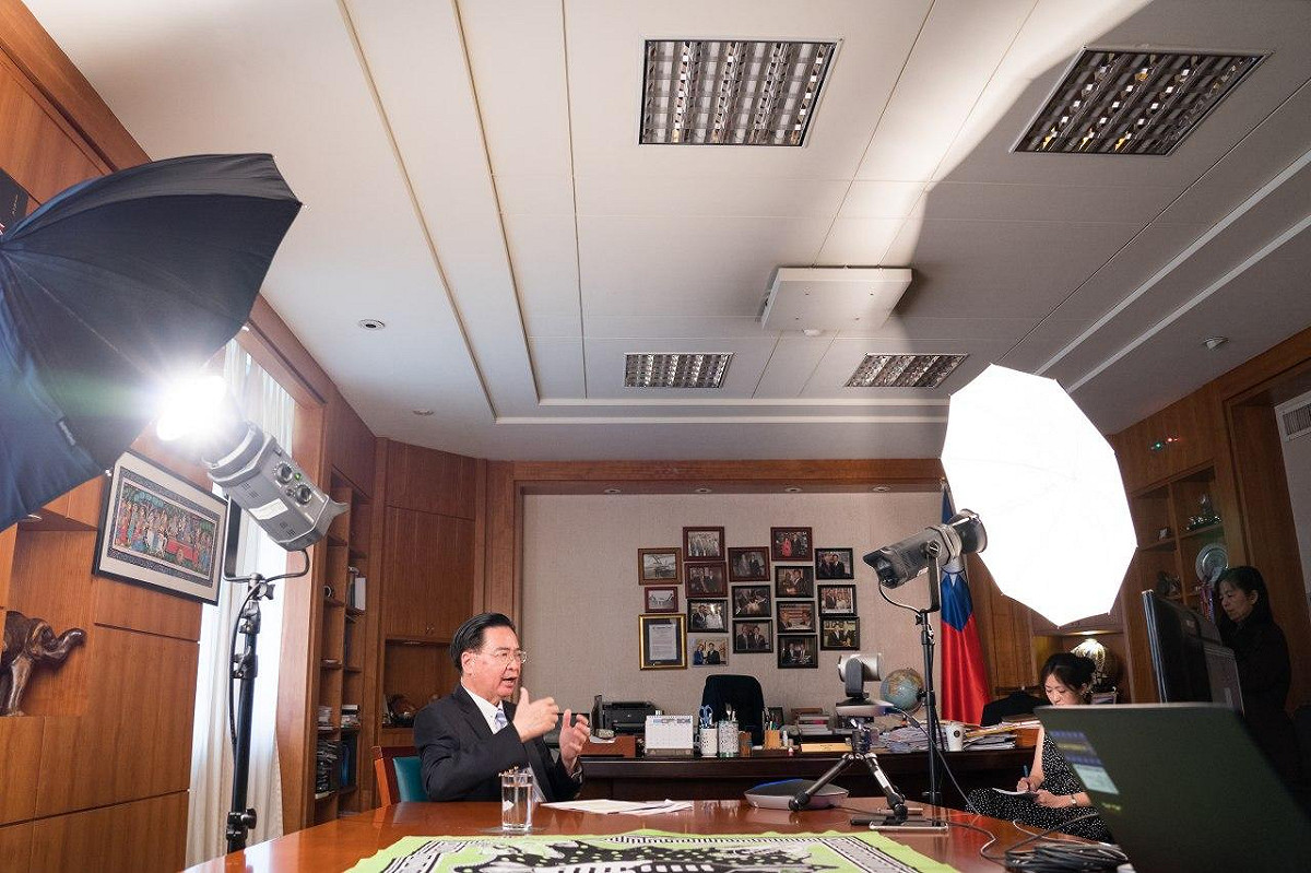 外交部長吳釗燮於專訪就南海議題及四方安全對話表達立場。 圖/外交部提供。