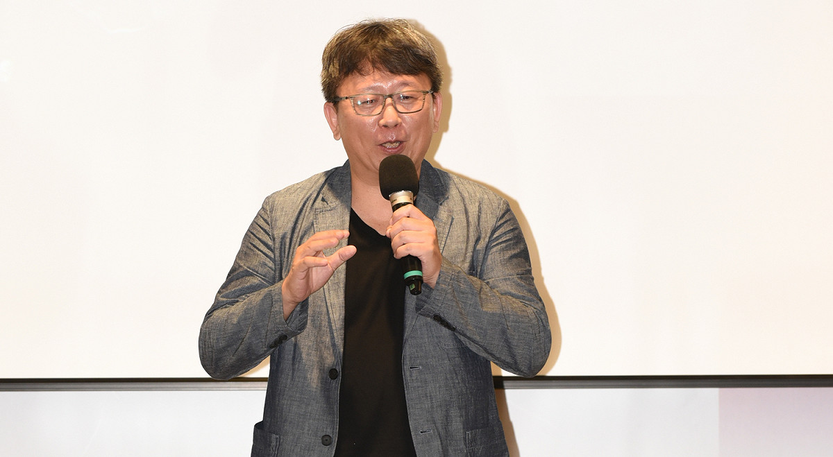 後場音像紀錄工作室有限公司，導演楊力州分享紀錄片《紅盒子》主角陳錫煌師傅操偶故事。 圖：文化部/提供