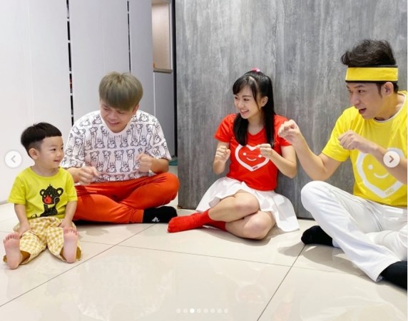 蔡阿嘎一家人都很喜歡香蕉哥哥。 圖：翻攝Instagram