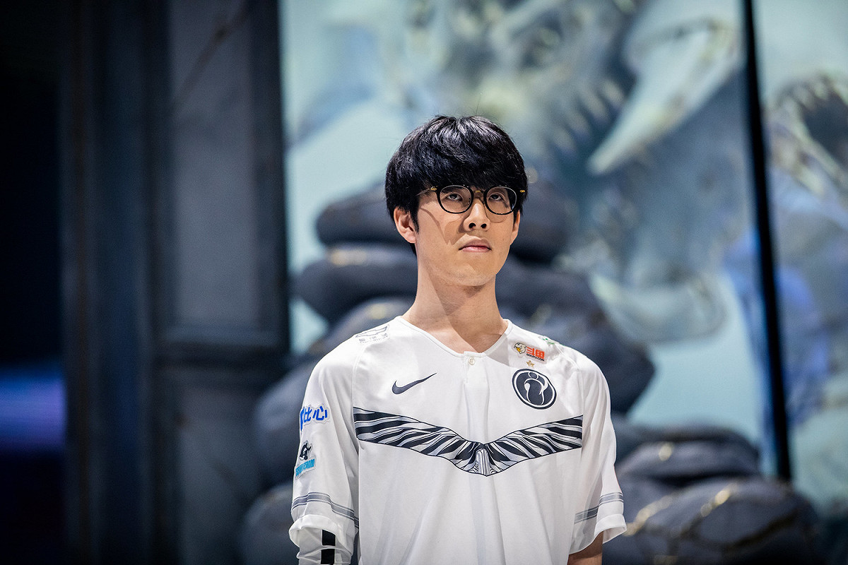 IG 的上路選手 TheShy 將擔任今年《英雄聯盟》世界賽韓文官方轉播的客座賽評 圖：翻攝自LoL Esports Photo flickr