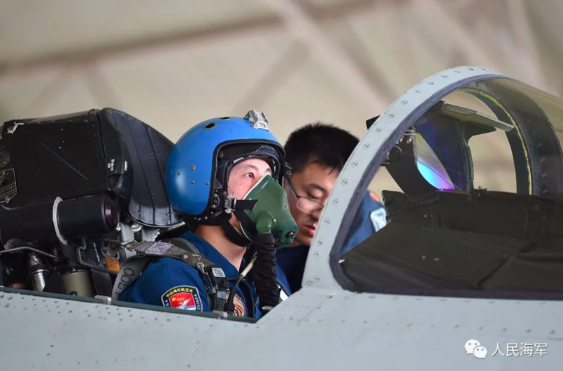 解放軍飛行員必須在短時間內建立最佳攻擊航線完成導彈發射。 圖：翻攝自中國海軍