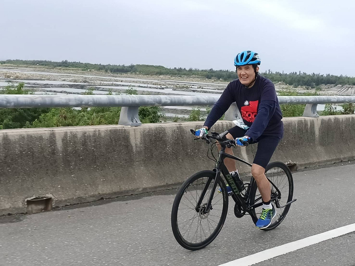 馬英九今日上午前往台東參加2020台東之美鐵人三項國際賽，並在臉書上分享活動照片。 圖：翻攝自馬英九臉書