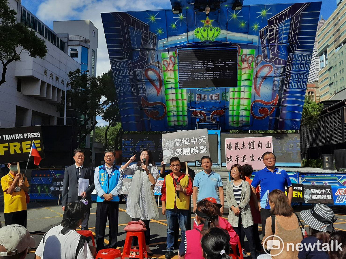 藍委高喊要求蘇貞昌下台。 圖 : 陳佩君/攝
