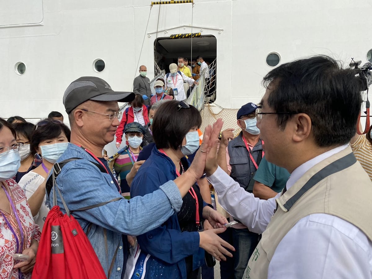 黃偉哲市長貼心小禮迎賓。 圖：台南市觀旅局／提供
