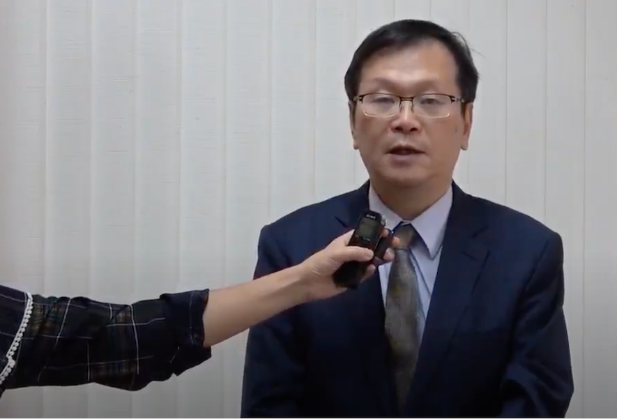 疾管署副署長莊人祥稍早曾針對台中男子施打疫苗後得罕病狀況說明 圖：翻攝自網站