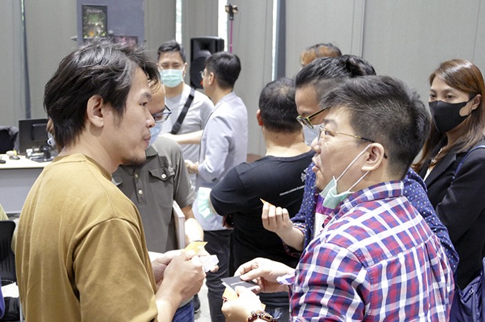 《蜉蝣之島》林正庭導演與「知知訂閱」程鼎森執行長交流討論。 圖：創夢市集／提供