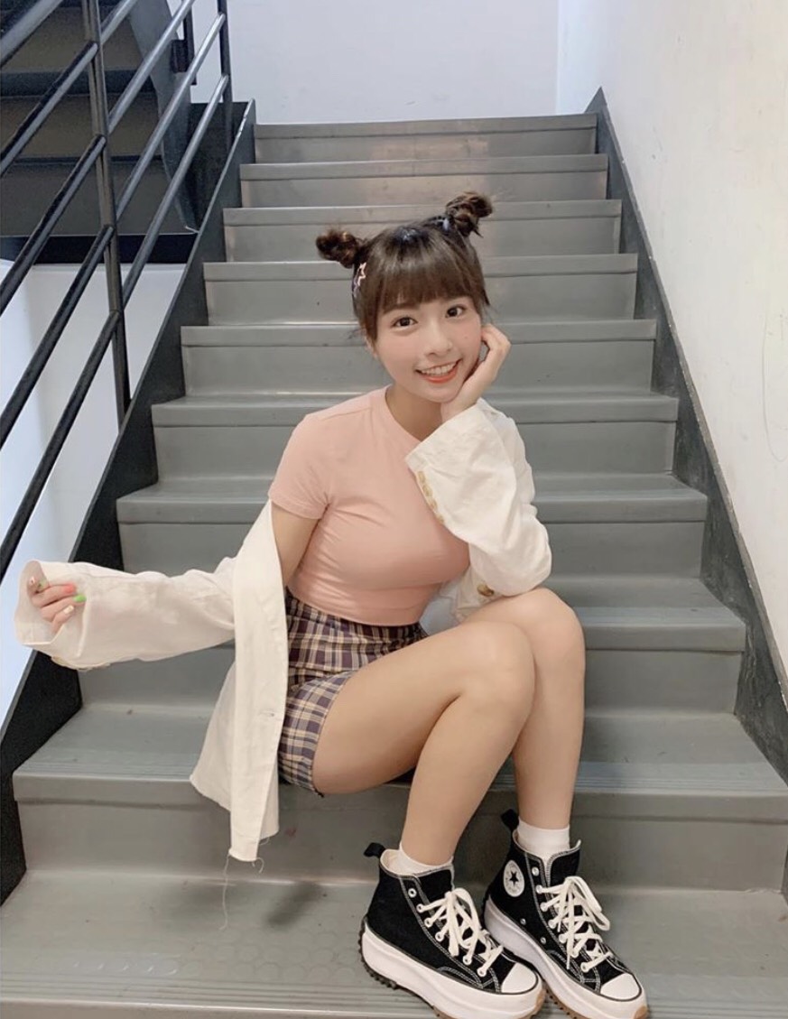 峮峮近2個月前的照片，她的身材穠纖合度。 圖：翻攝Instagram