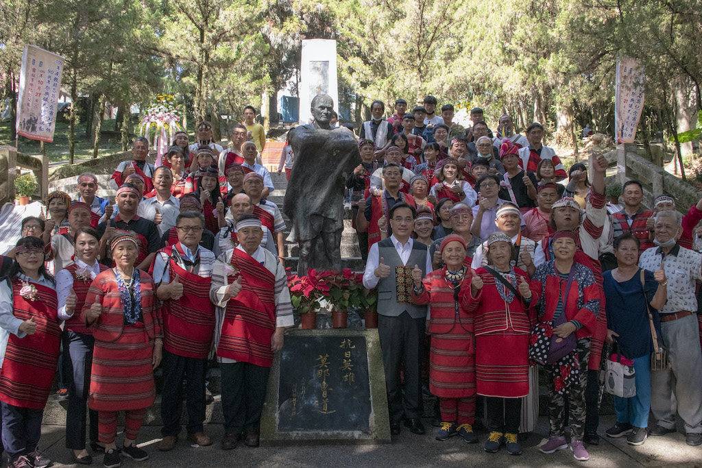 南投縣政府及南投縣仁愛鄉公所27日在霧社事件紀念公園，舉辦的90週年霧社事件追思活動 圖：原民會提供