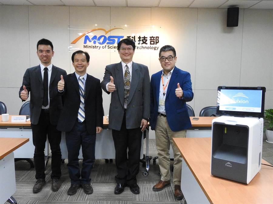 國立台灣大學機械工程系蕭浩明教授團隊，成功開發全球首創「腦中風快篩」創新影像技術。 圖：科技部／提供
