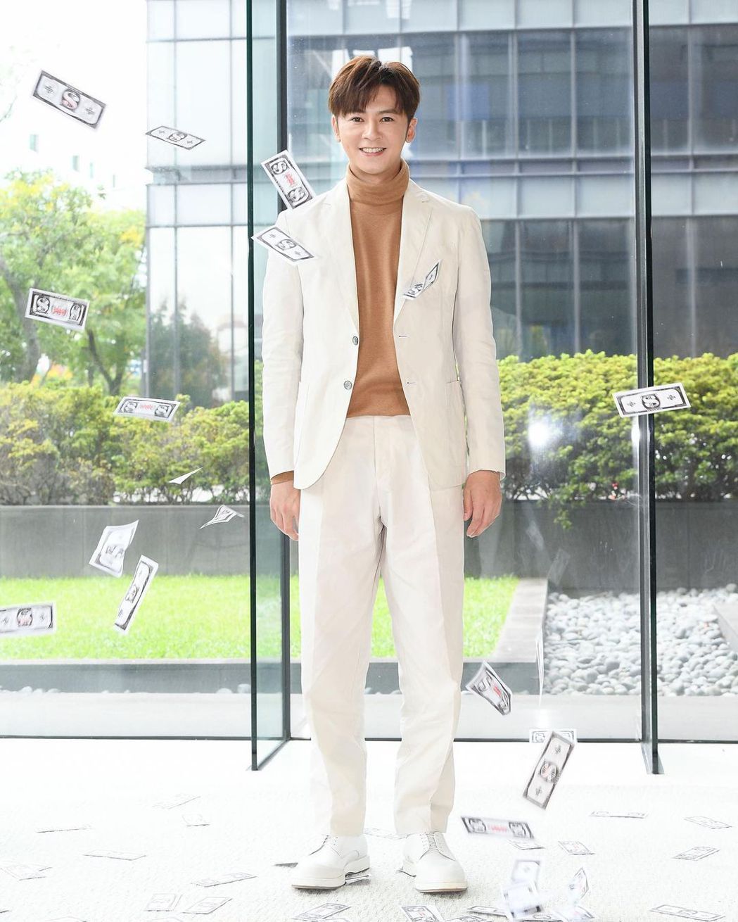 李國毅接演三立華劇八點檔《廢材闖天關》，飾演一位落難財神爺，私底下是一位低調貴公子。 圖：翻攝自李國毅IG