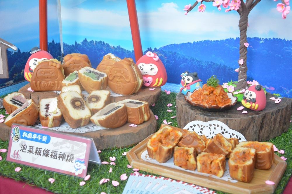 本次粄條文化節，聚集不同的異國美食，進行料理競賽。(圖為泡菜粄條福神燒) 圖：取自屏東縣政府網站