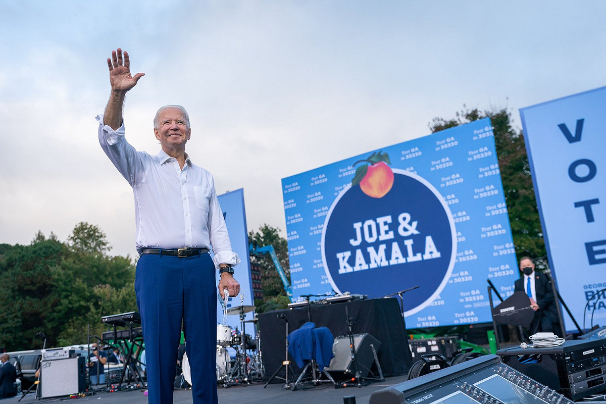 美國民主黨總統候選人拜登抓住最後拜票機會，連跑數州衝刺，卻傳出講錯話。 圖：翻攝自拜登推特