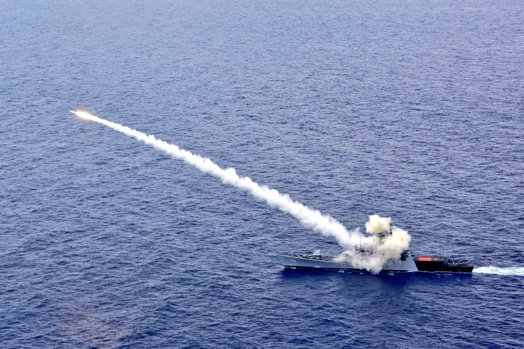 印軍成功發射布拉莫斯超音速巡航導彈，擊中目標。 圖：翻攝自印度軍方推特
