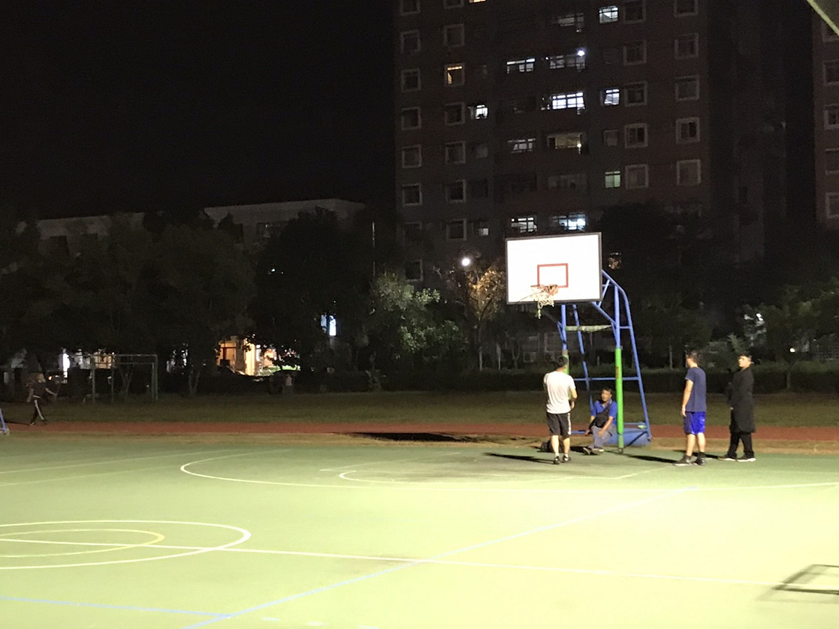 大同國小提升夜間照明，獲得民眾肯定。 圖：讀者/提供