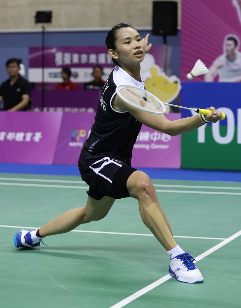 模擬東京奧運對抗賽，焦點大戰，世界羽球球后戴資穎出戰男子選手林家翾。 圖／國訓中心提供