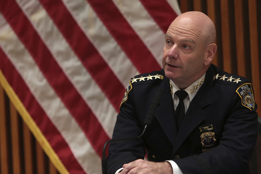 紐約市警局長莫納罕（Terence Monahan）警告選後可能趁亂滋事的暴力份子「警方在盯著他們」，並呼籲示威領導者必須「管好自己人」。 圖：達志影像/美聯社