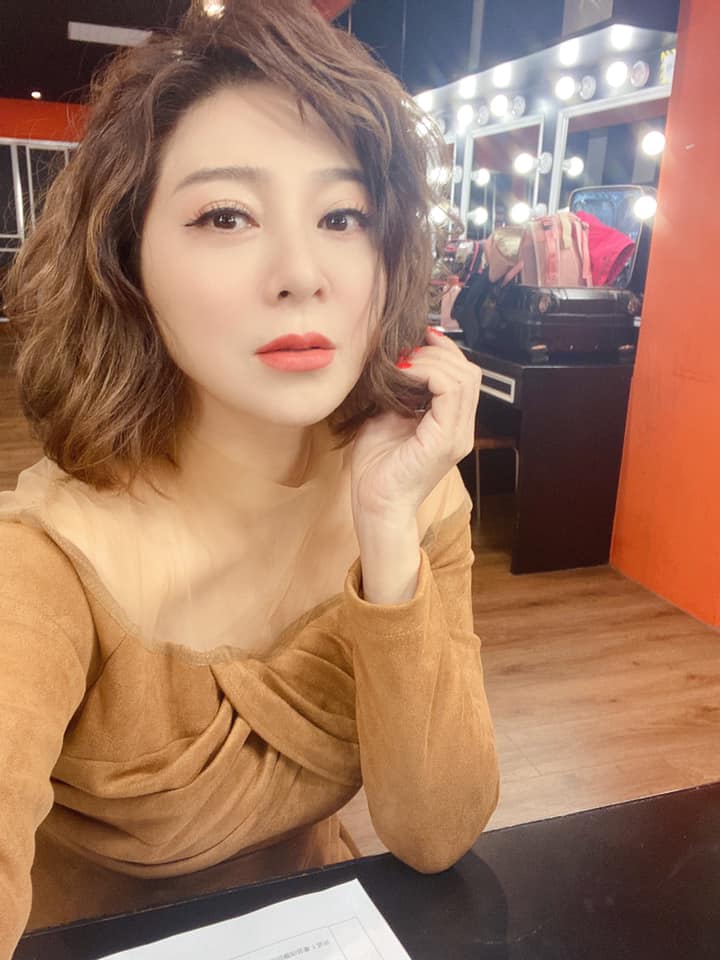 保庇天后王彩樺近日曝光大女兒庭庭的正面照片。 圖：翻攝臉書粉絲專頁