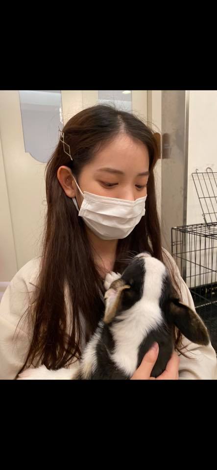 王彩樺大女兒的氣質出眾，造成網友暴動。 圖：翻攝臉書粉絲專頁