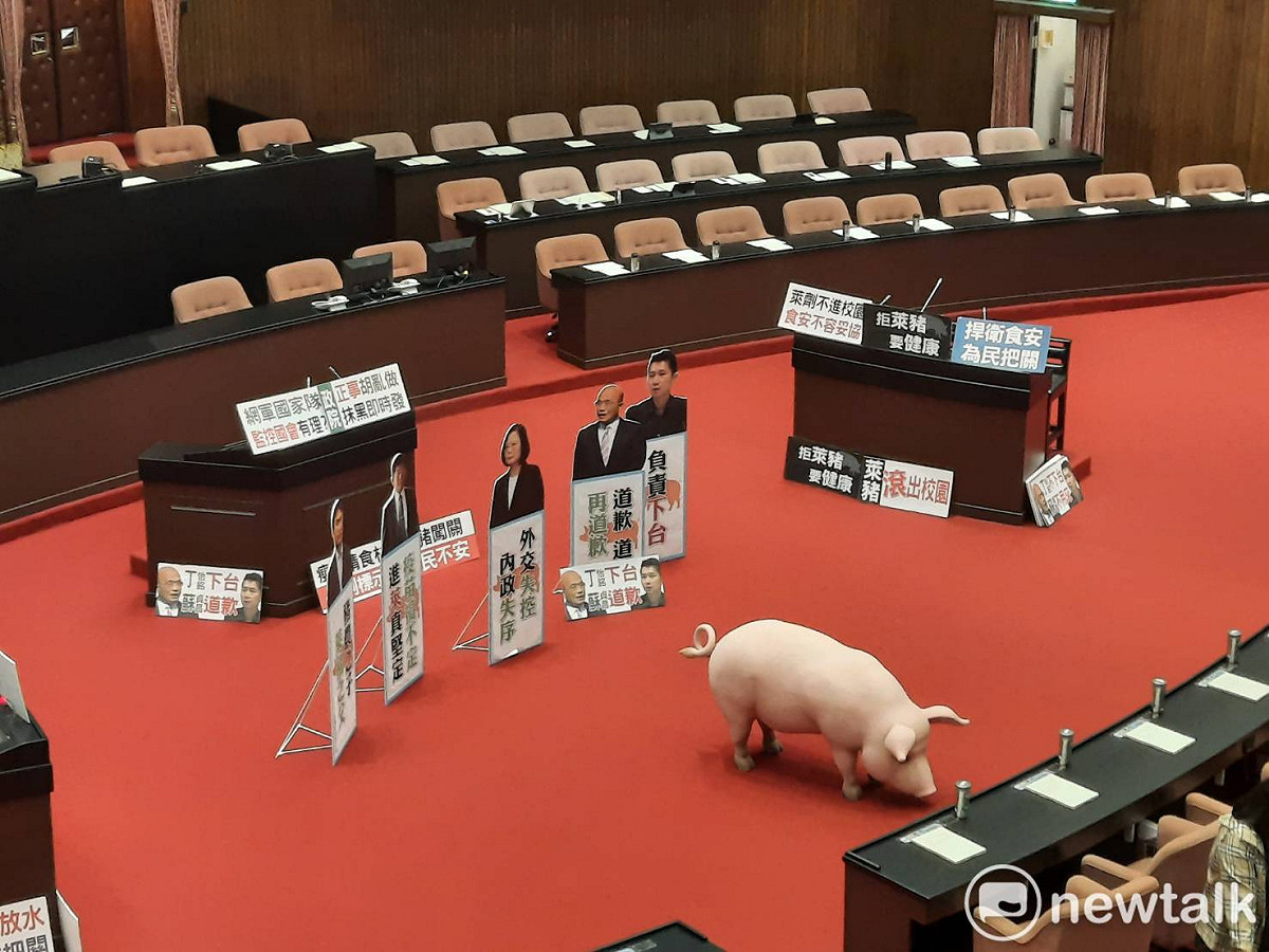 藍委再度杯葛議事進行。 圖:陳佩君/攝