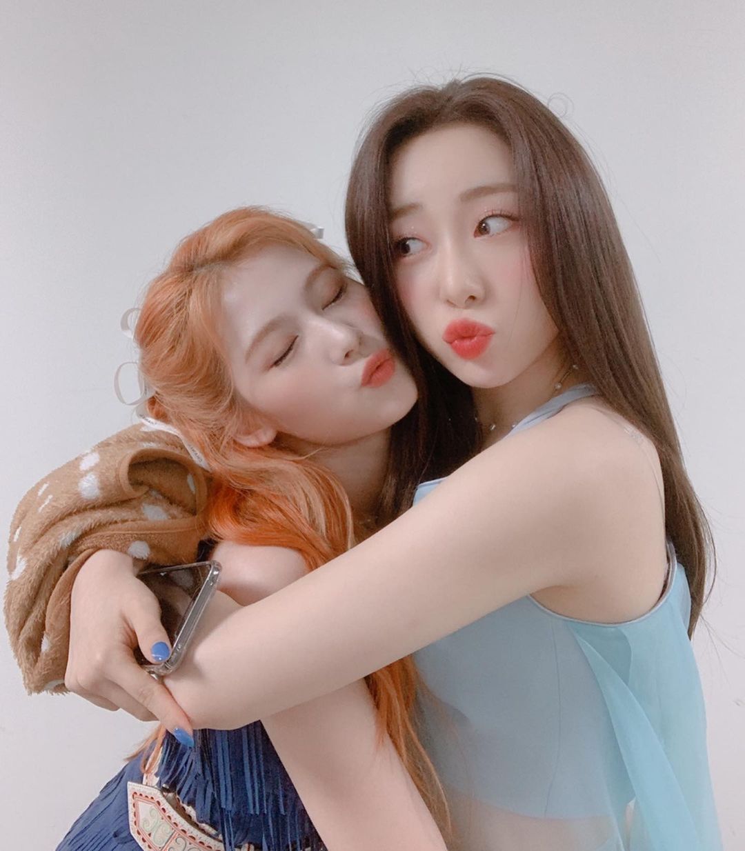 韓女團宇宙少女的延靜（右）和TWICE的Sana（左）是很好的朋友。 圖：翻攝自延靜IG