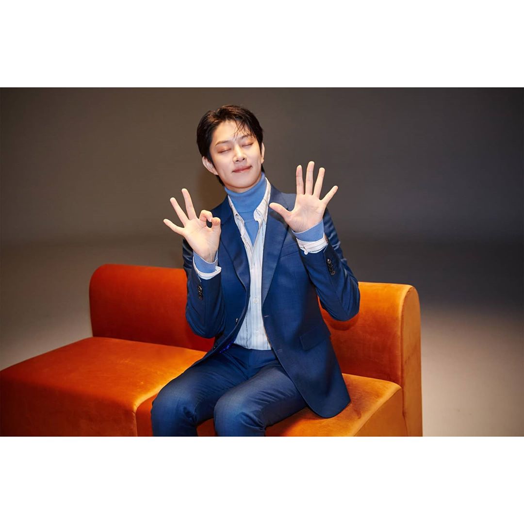 SUPER JUNIOR成員金希澈驚傳接觸武肺感染者，需實施居家自我隔離至7號，他也因此缺席今天的直播行程。 圖：翻攝自SUPER JUNIOR IG