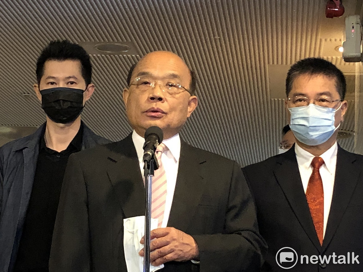行政院長蘇貞昌今（11）天上午出席「109年地政節慶祝大會」前受訪。 圖：謝莉慧/攝
