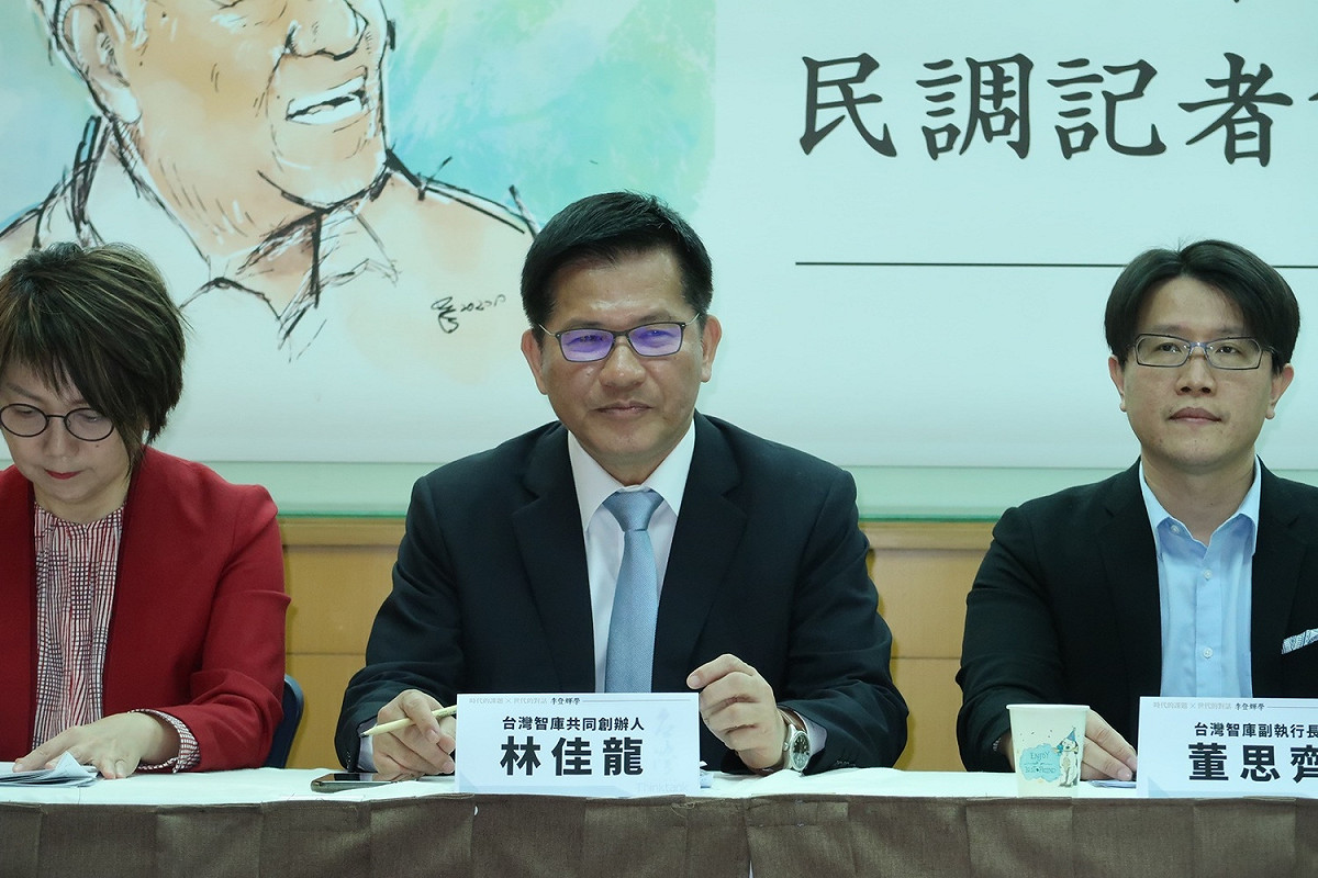 民進黨立委范雲、台灣智庫共同創辦人林佳龍、副執行長董思齊（由左至右） 圖:林朝億/攝