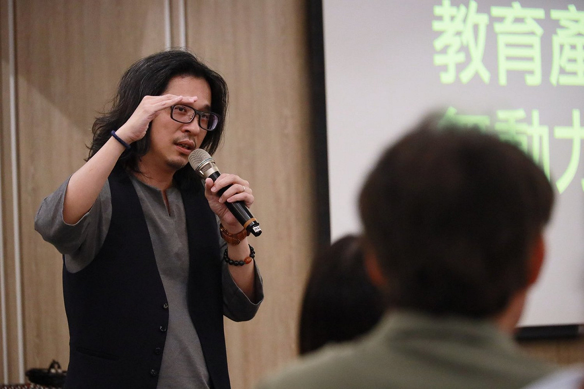 台大電機系教授葉丙成。 圖：翻攝自葉丙成臉書